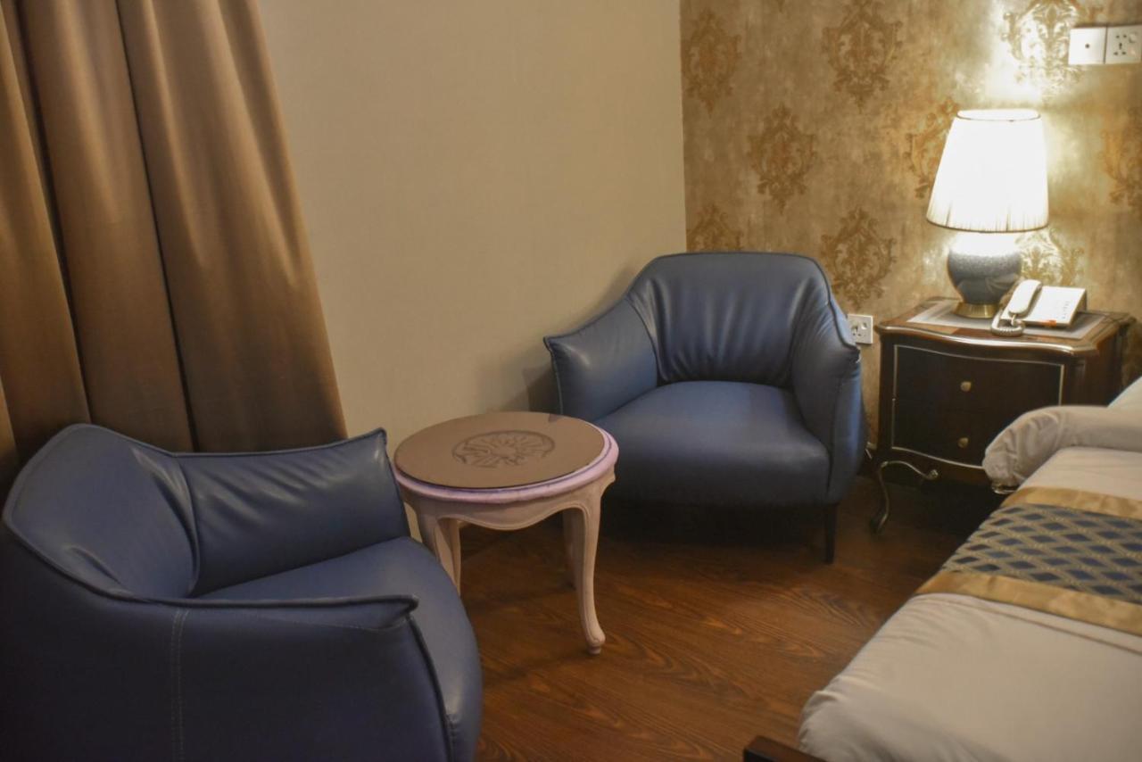 Swisstel Cottage Karachi Esterno foto